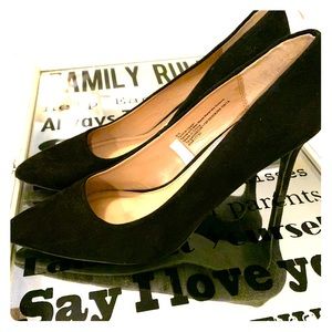 “A New Day” Black Pumps